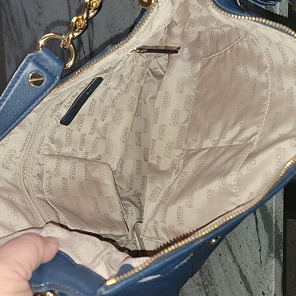 MICHAEL KORS Leather Large Megan Bag Navy Blue w/ Gold Tone Hardware NWOT - Picture 10 of 16